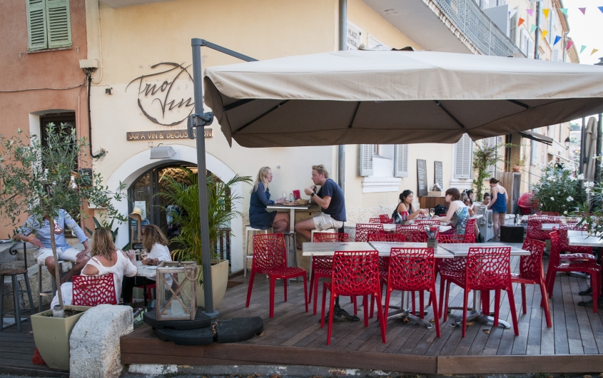 Bar-restaurant Trio Di Vino